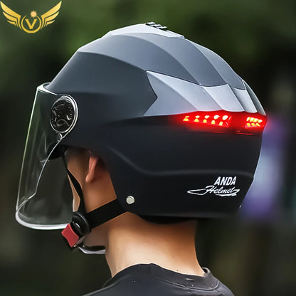 Cascos de motocicleta con luces LED, casco de ciclomotor, scooter eléctrico para hombres y mujeres con doble visera, luz de bicicleta recargable, bicicleta