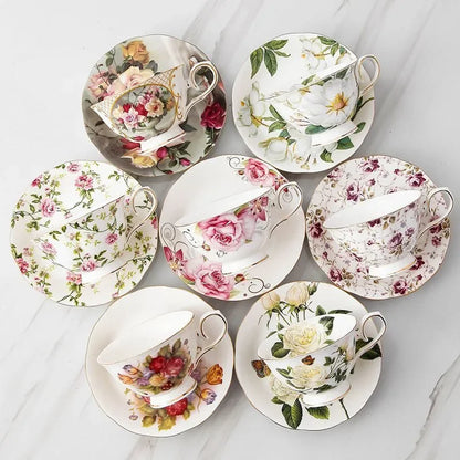 Juego de taza de café de cerámica, platillo y cuchara, juego de tazas de té con flores, taza y platillo de porcelana europea para tazas de café, tazas, artículos de café, regalo